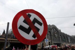 Manifestação anti-fascista. Dresden, 2002.