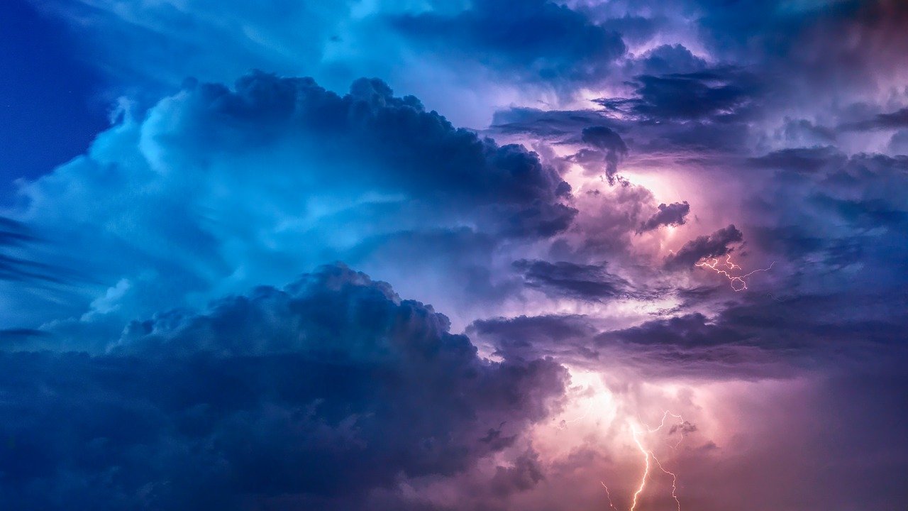 Nuvens / Tempestade / Trovoada